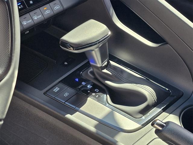 new 2025 Hyundai Elantra car, priced at $29,690