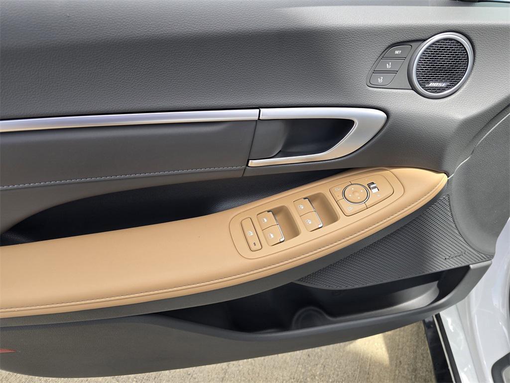 new 2025 Hyundai Sonata Hybrid car, priced at $40,030