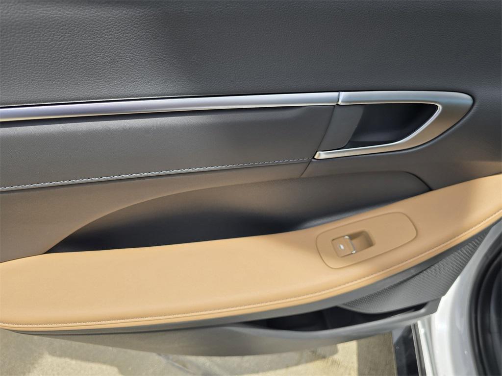 new 2025 Hyundai Sonata Hybrid car, priced at $40,030