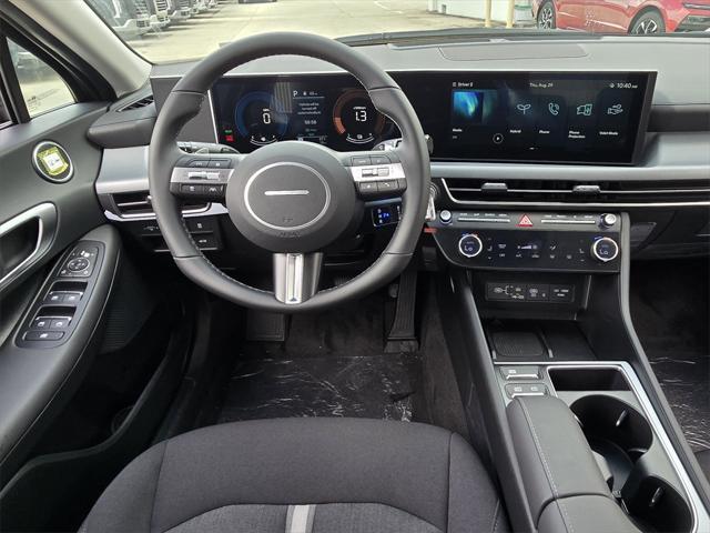 new 2025 Hyundai Sonata Hybrid car, priced at $33,208
