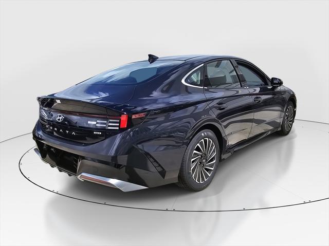 new 2025 Hyundai Sonata Hybrid car, priced at $33,208