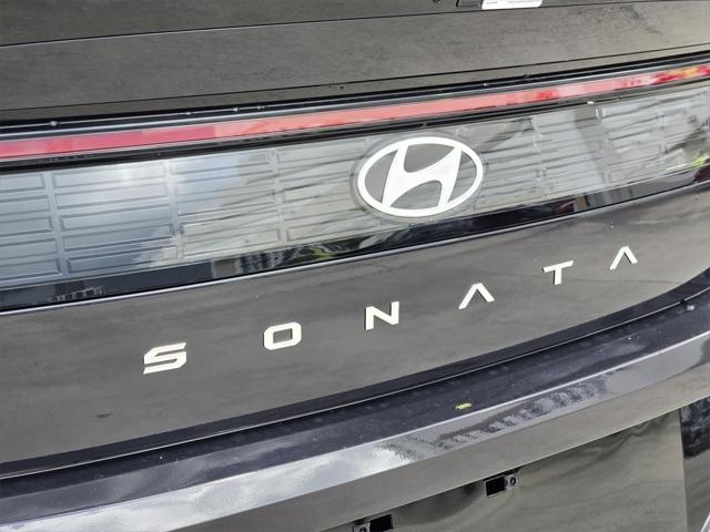 new 2025 Hyundai Sonata Hybrid car, priced at $33,208