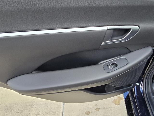 new 2025 Hyundai Sonata Hybrid car, priced at $33,208