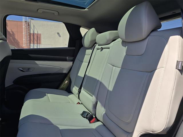 new 2025 Hyundai TUCSON Hybrid car, priced at $39,010