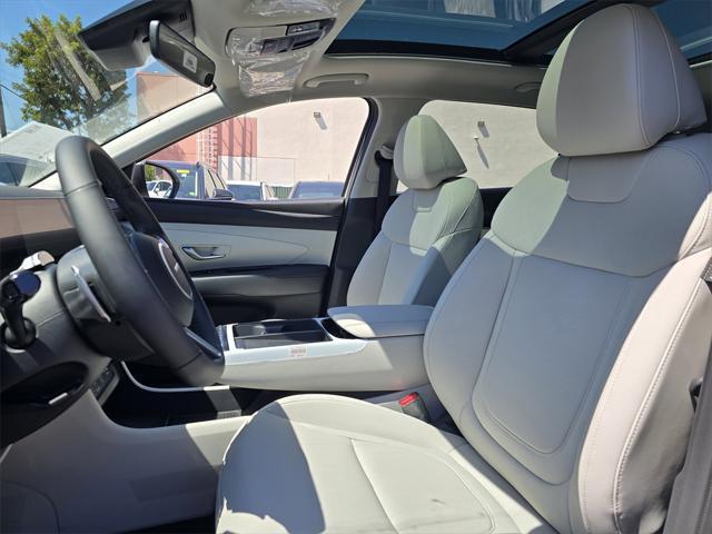 new 2025 Hyundai TUCSON Hybrid car, priced at $39,010