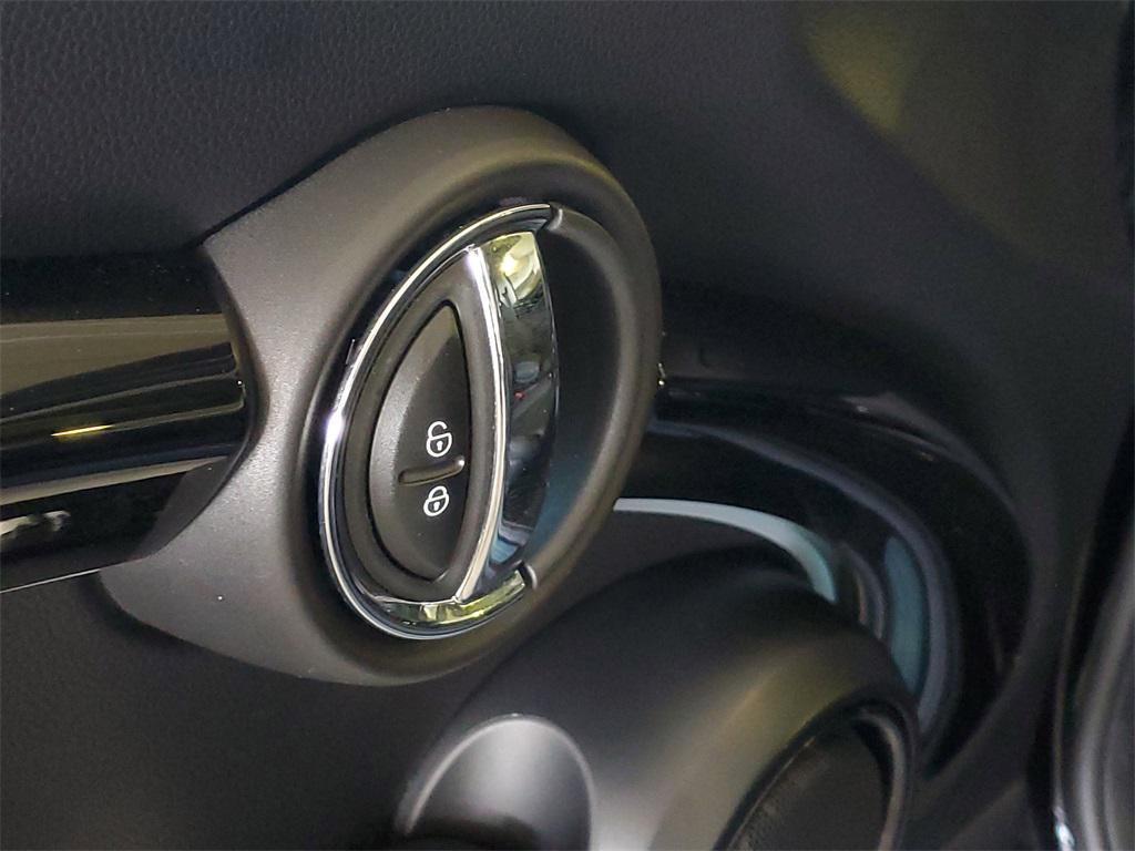 used 2023 MINI Hardtop car, priced at $24,799