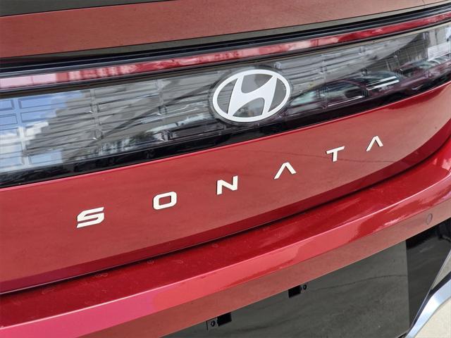 new 2025 Hyundai Sonata Hybrid car, priced at $33,703