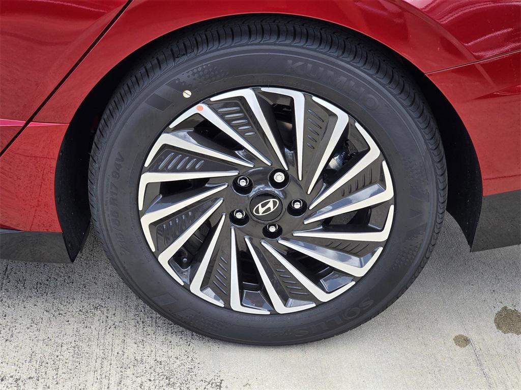 new 2025 Hyundai Sonata Hybrid car, priced at $33,703