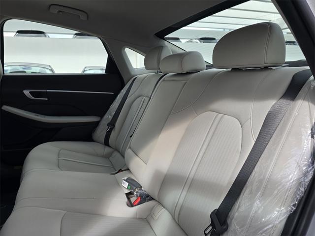 new 2025 Hyundai Sonata Hybrid car, priced at $33,540