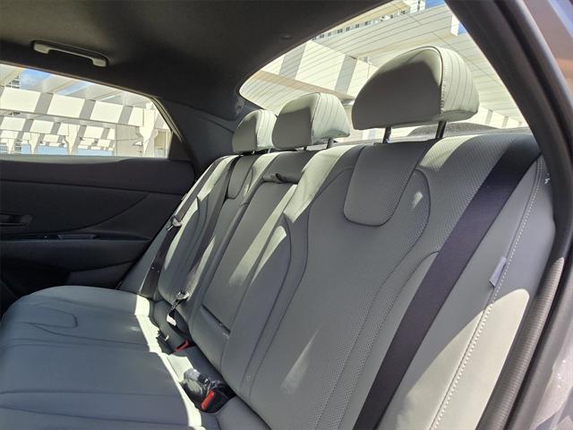 new 2025 Hyundai Elantra car