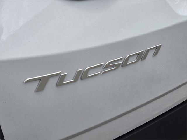 new 2025 Hyundai TUCSON Hybrid car, priced at $38,990