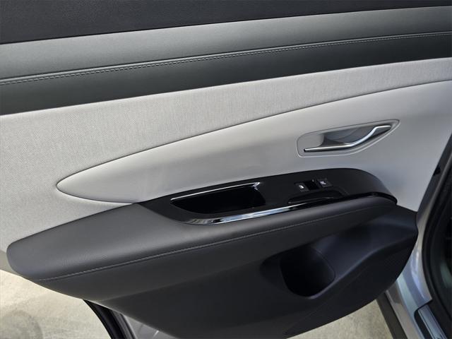 new 2025 Hyundai TUCSON Hybrid car, priced at $43,385
