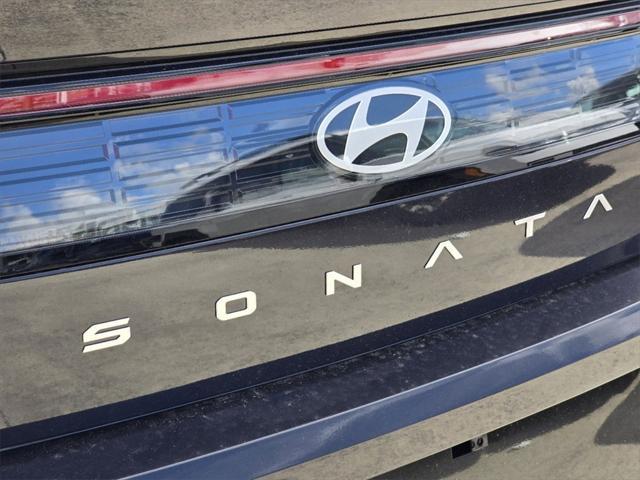 new 2025 Hyundai Sonata Hybrid car, priced at $32,705