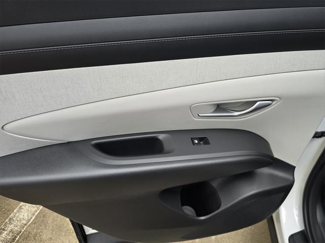 new 2025 Hyundai TUCSON Hybrid car, priced at $38,510