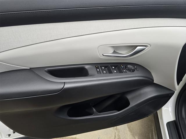 new 2025 Hyundai TUCSON Hybrid car, priced at $38,510