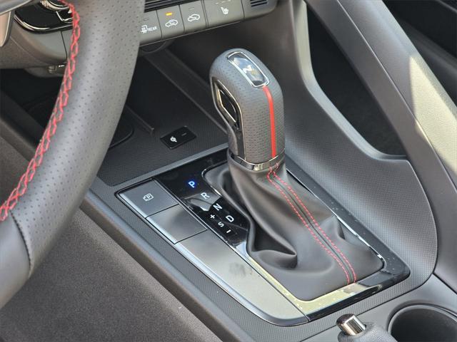 new 2025 Hyundai Elantra car, priced at $30,585