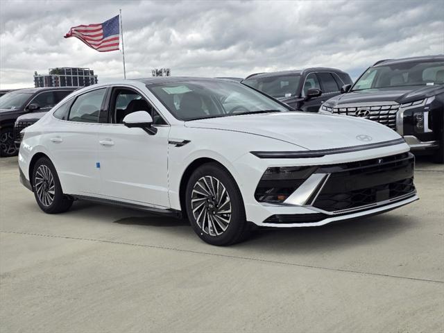 new 2025 Hyundai Sonata Hybrid car, priced at $33,130