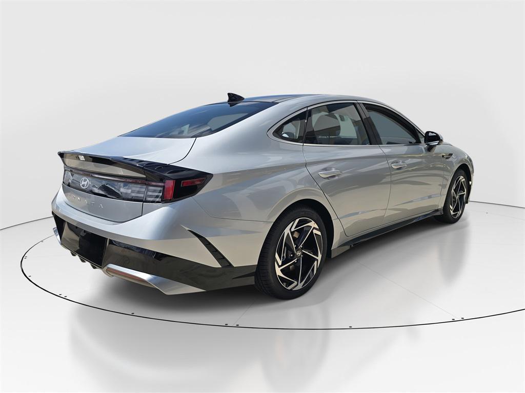 new 2025 Hyundai Sonata car, priced at $33,048