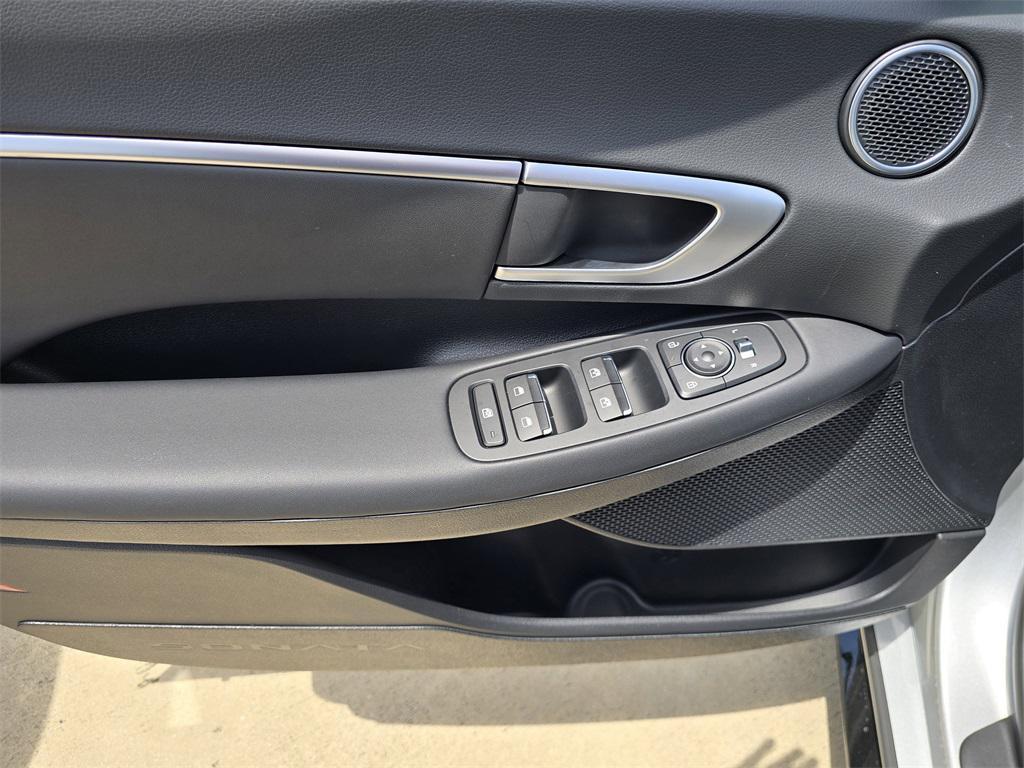 new 2025 Hyundai Sonata car, priced at $33,048