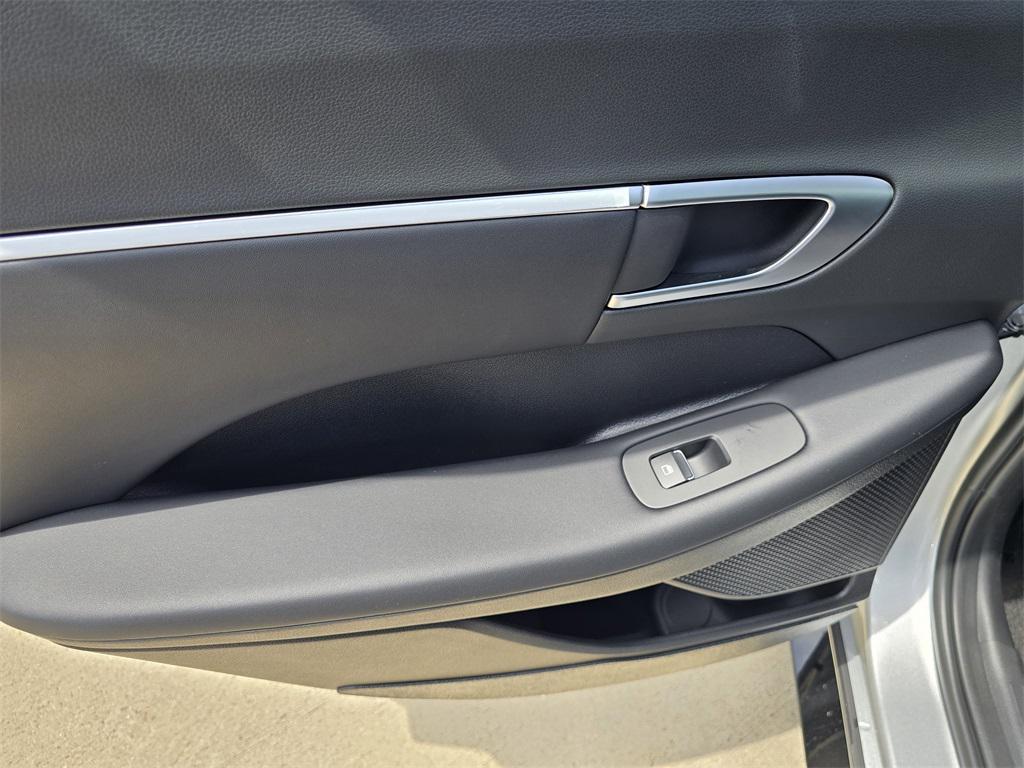 new 2025 Hyundai Sonata car, priced at $33,048