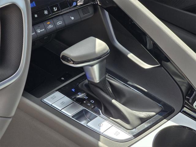 new 2025 Hyundai Elantra car, priced at $27,585