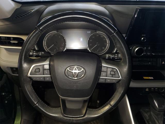 used 2023 Toyota Highlander car, priced at $34,999