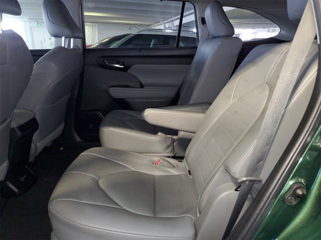used 2023 Toyota Highlander car, priced at $34,999