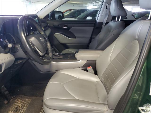 used 2023 Toyota Highlander car, priced at $34,999