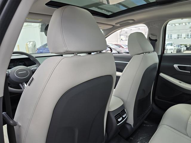 new 2025 Hyundai Sonata Hybrid car, priced at $39,440