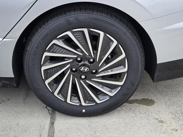 new 2025 Hyundai Sonata Hybrid car, priced at $32,705