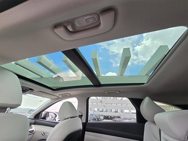 new 2025 Hyundai TUCSON Hybrid car, priced at $39,010