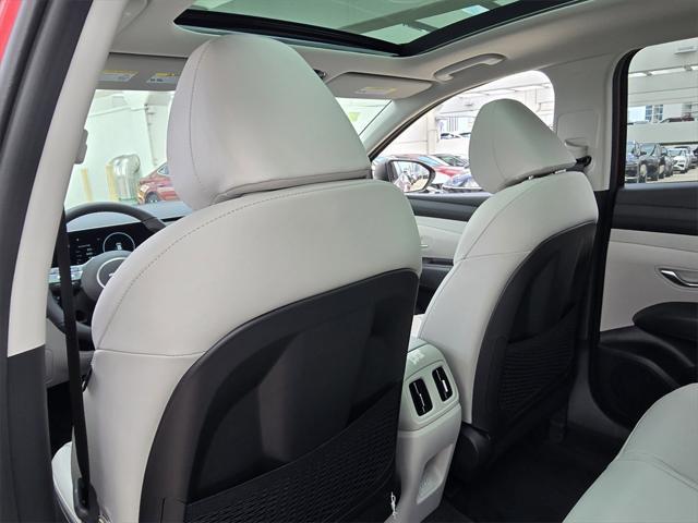 new 2025 Hyundai TUCSON Hybrid car, priced at $39,010