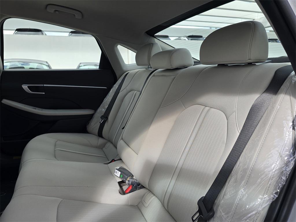 new 2025 Hyundai Sonata Hybrid car, priced at $32,985