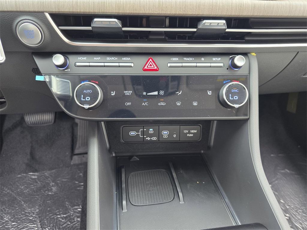 new 2025 Hyundai Sonata Hybrid car, priced at $32,985