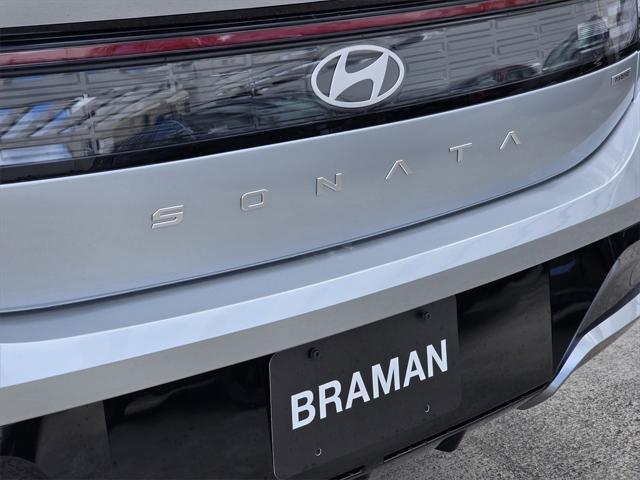 new 2025 Hyundai Sonata Hybrid car, priced at $32,985