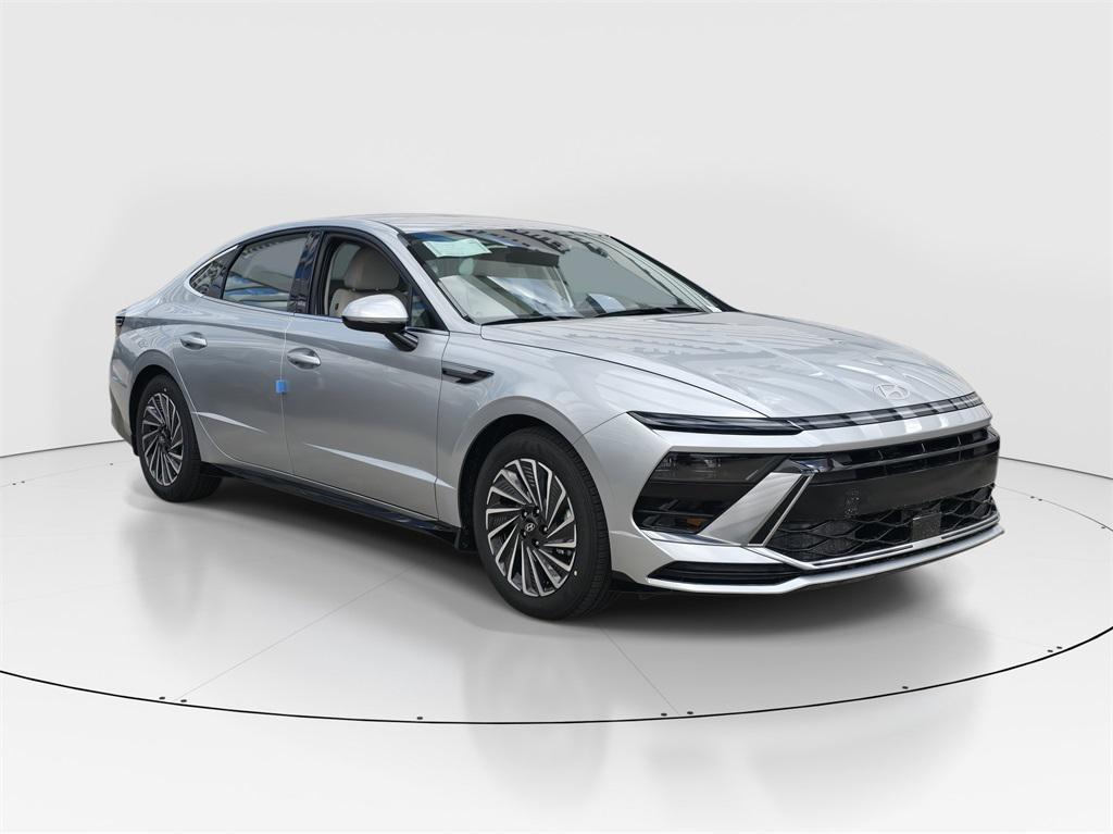 new 2025 Hyundai Sonata Hybrid car, priced at $32,985