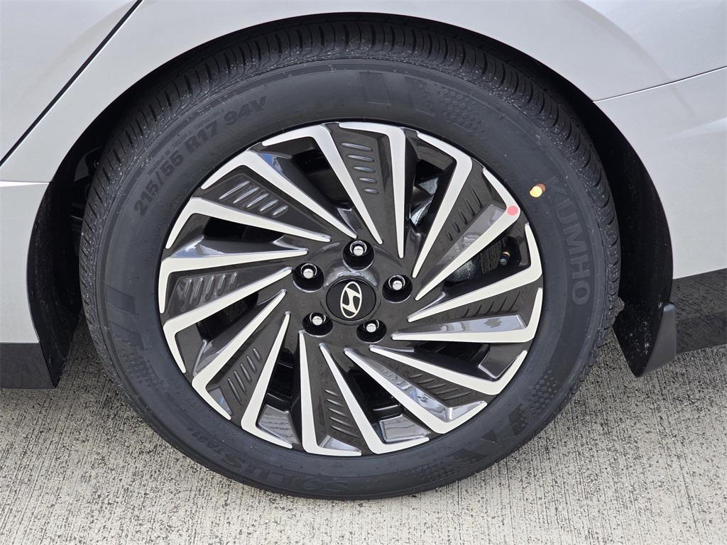 new 2025 Hyundai Sonata Hybrid car, priced at $32,985