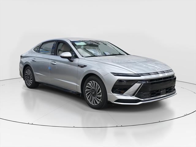 new 2025 Hyundai Sonata Hybrid car, priced at $32,985