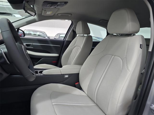new 2025 Hyundai Sonata Hybrid car, priced at $32,985