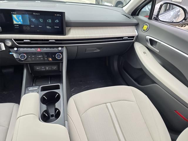 new 2025 Hyundai Sonata Hybrid car, priced at $32,985