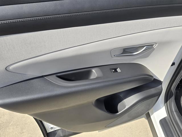 new 2025 Hyundai TUCSON Hybrid car, priced at $38,510