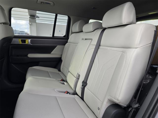 new 2025 Hyundai Santa Fe car, priced at $40,134