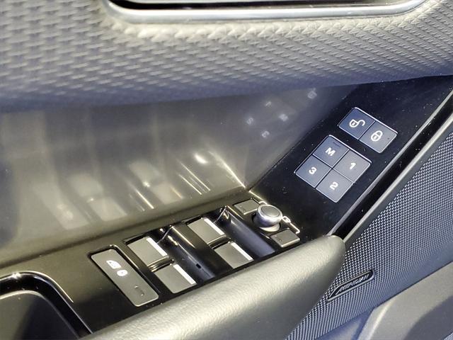 used 2019 Land Rover Range Rover Velar car, priced at $26,990