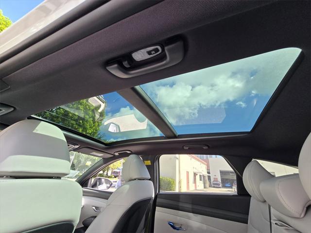 new 2025 Hyundai TUCSON Hybrid car, priced at $43,885