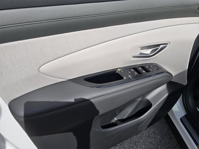 new 2025 Hyundai TUCSON Hybrid car, priced at $43,885