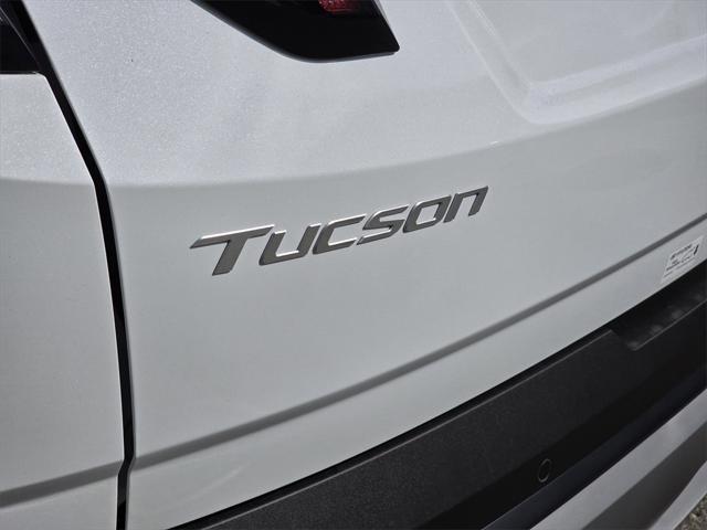 new 2025 Hyundai TUCSON Hybrid car, priced at $43,885