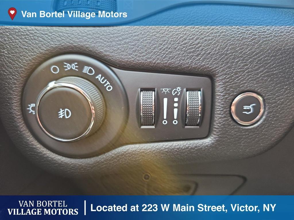 used 2021 Jeep Cherokee car, priced at $22,495