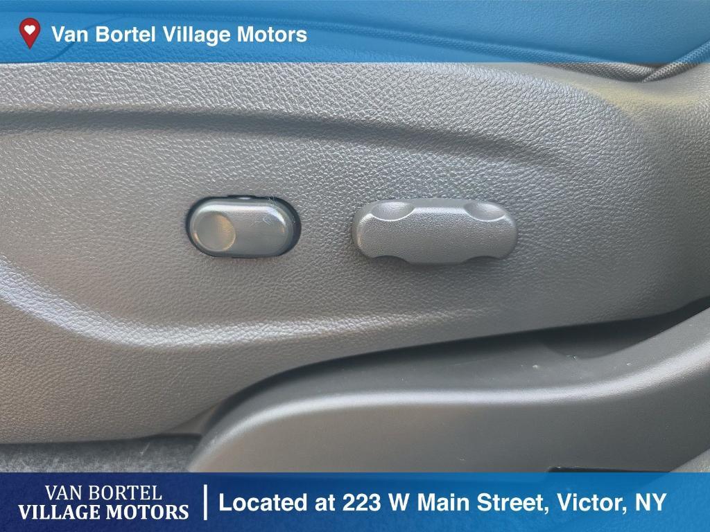 used 2022 Chevrolet Trax car, priced at $18,900