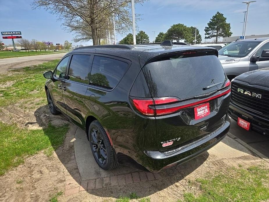 new 2024 Chrysler Pacifica car, priced at $55,128