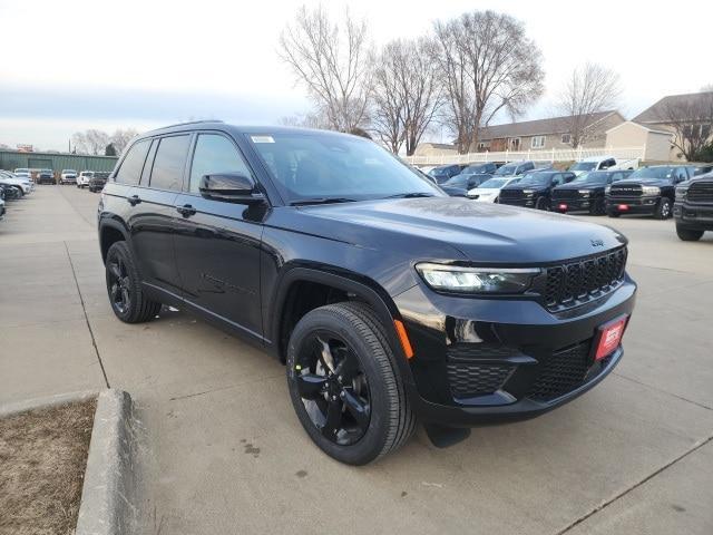 new 2025 Jeep Grand Cherokee car, priced at $41,245